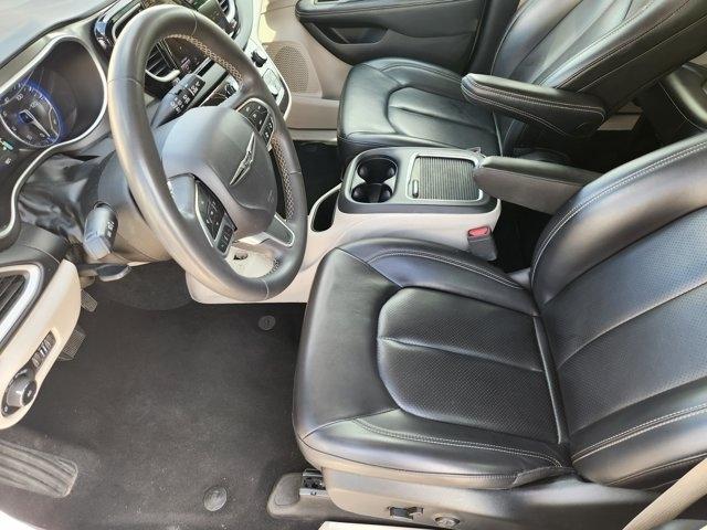 Chrysler Pacifica Touring L 2023