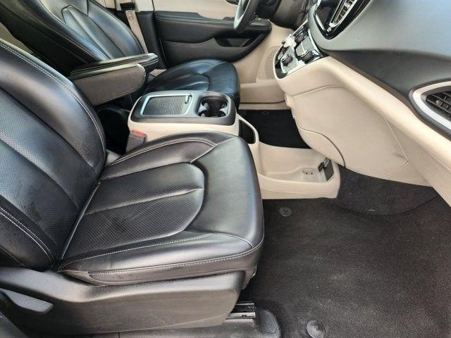 Chrysler Pacifica Touring L 2023
