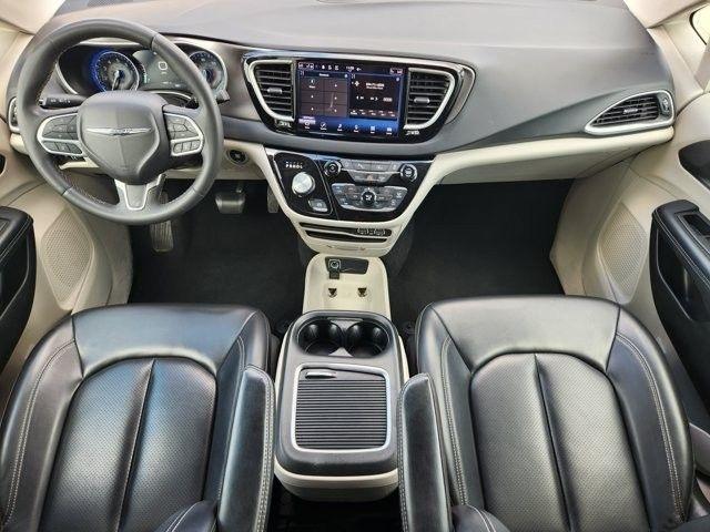 Chrysler Pacifica Touring L 2023