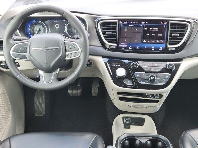 Chrysler Pacifica Touring L 2023