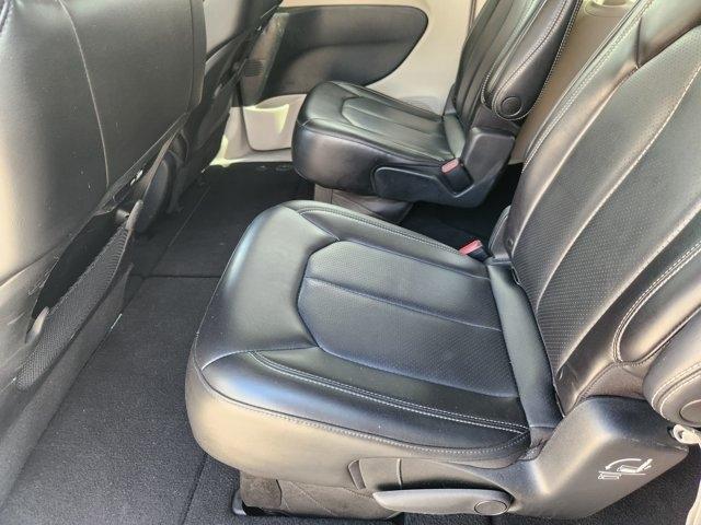 Chrysler Pacifica Touring L 2023