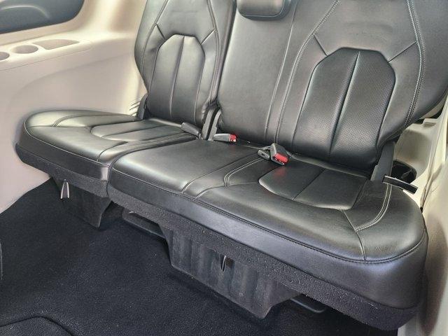 Chrysler Pacifica Touring L 2023