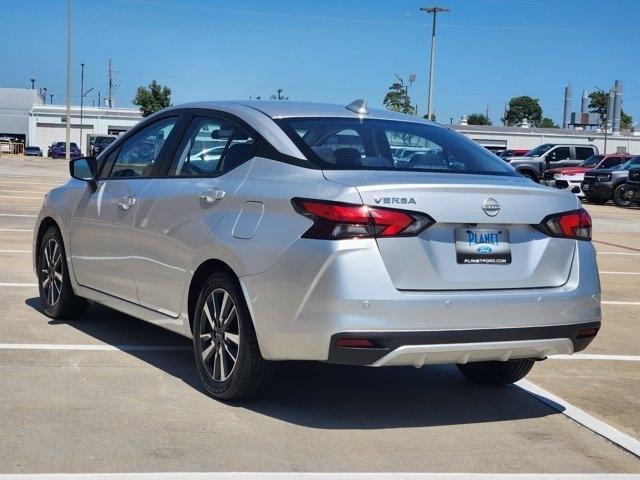 Nissan Versa SV 2025
