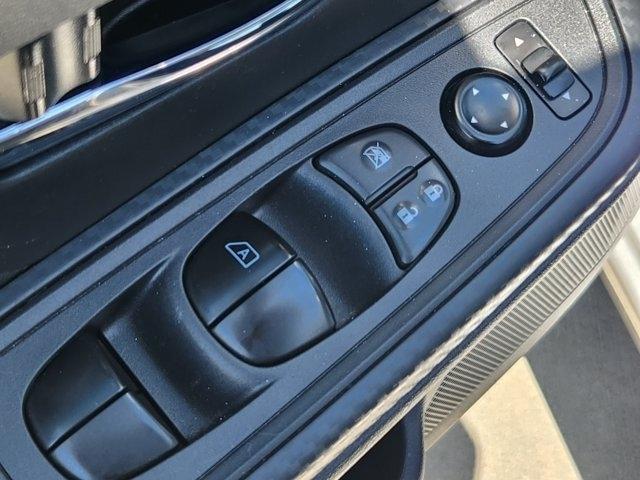 Nissan Versa SV 2025
