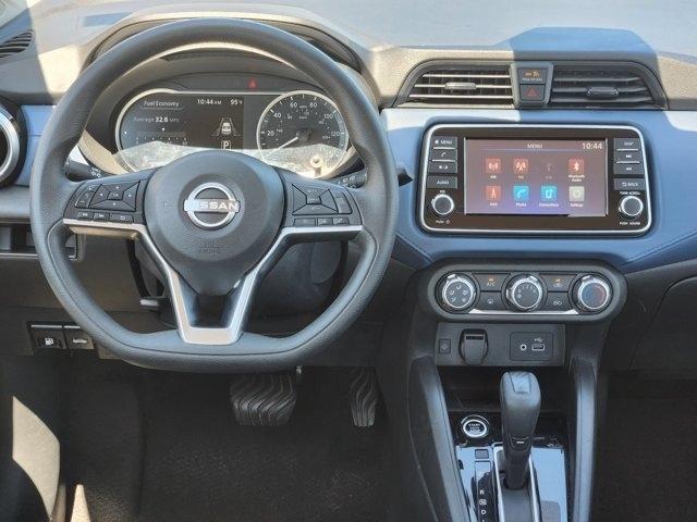 Nissan Versa SV 2025