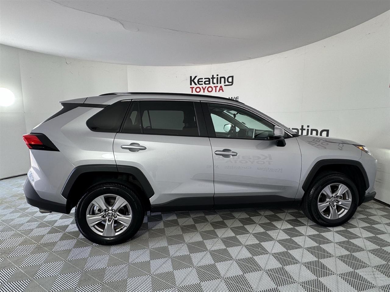 Toyota RAV4 XLE 2025