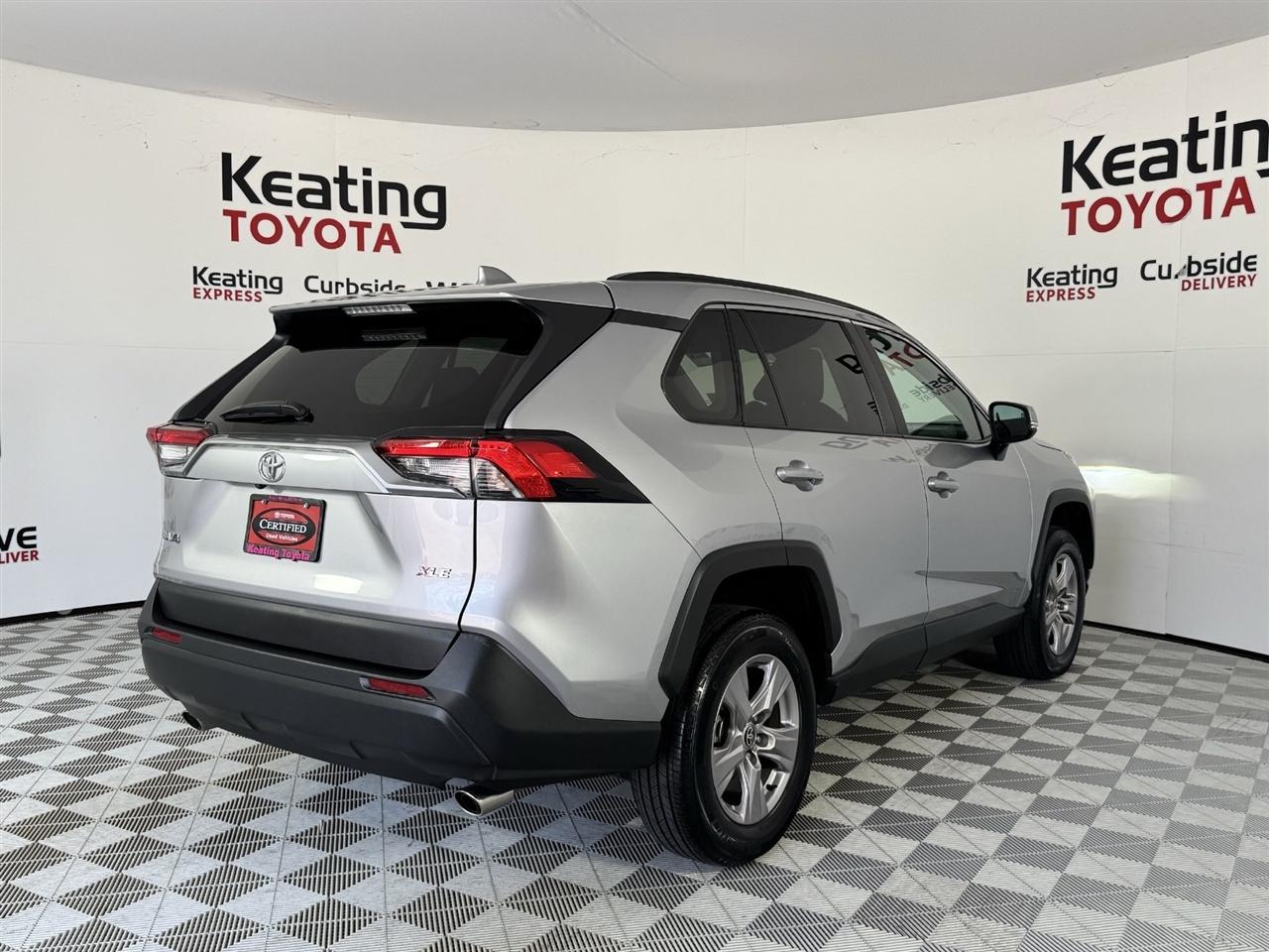 Toyota RAV4 XLE 2025