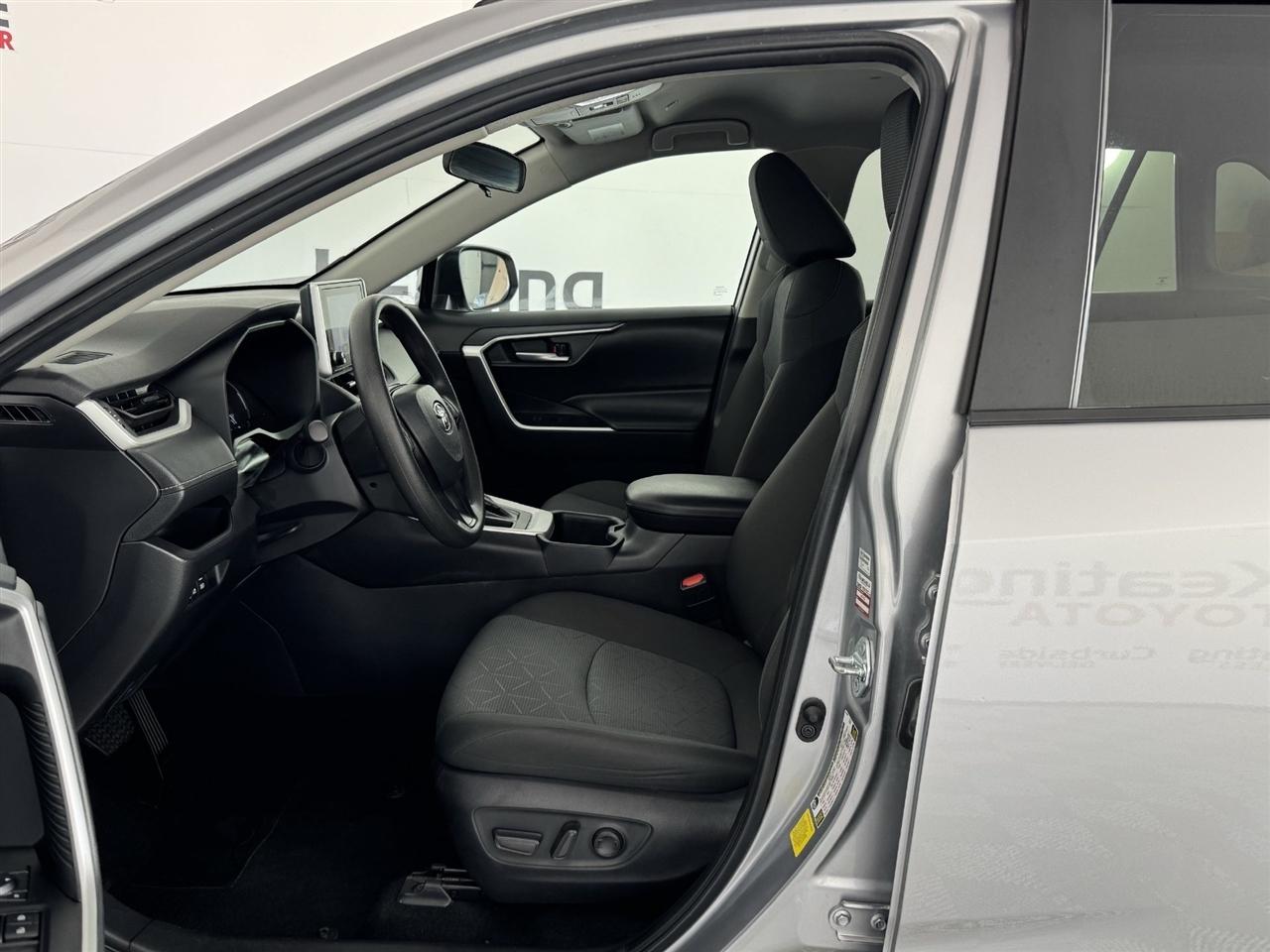 Toyota RAV4 XLE 2025