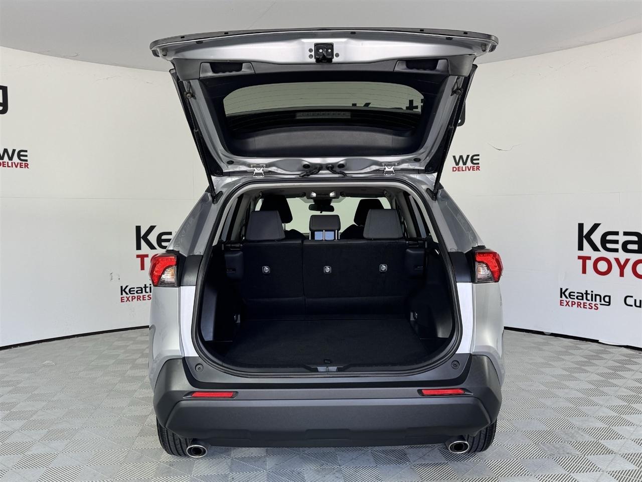 Toyota RAV4 XLE 2025