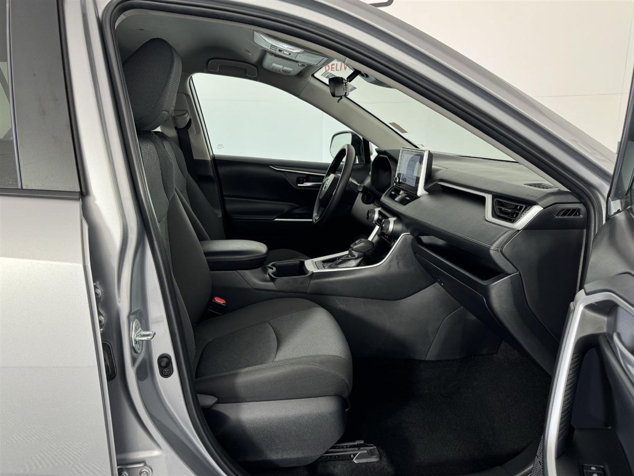 Toyota RAV4 XLE 2025