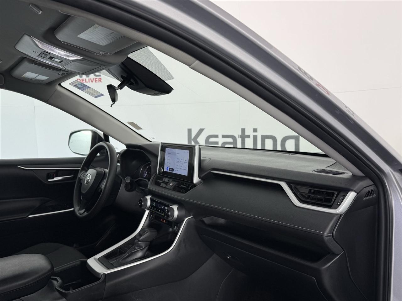 Toyota RAV4 XLE 2025