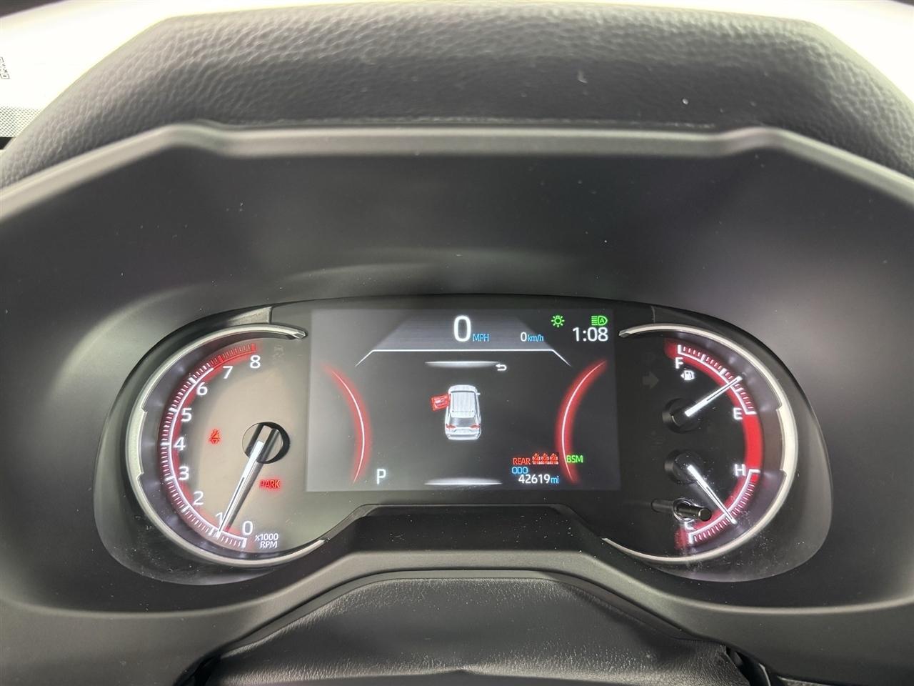 Toyota RAV4 XLE 2025