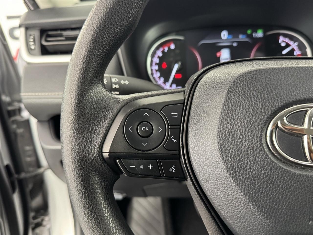 Toyota RAV4 XLE 2025