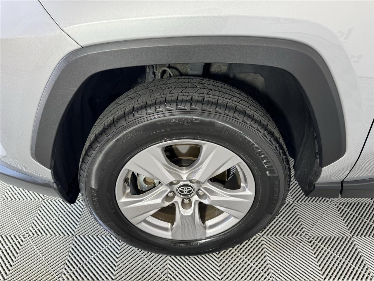 Toyota RAV4 XLE 2025
