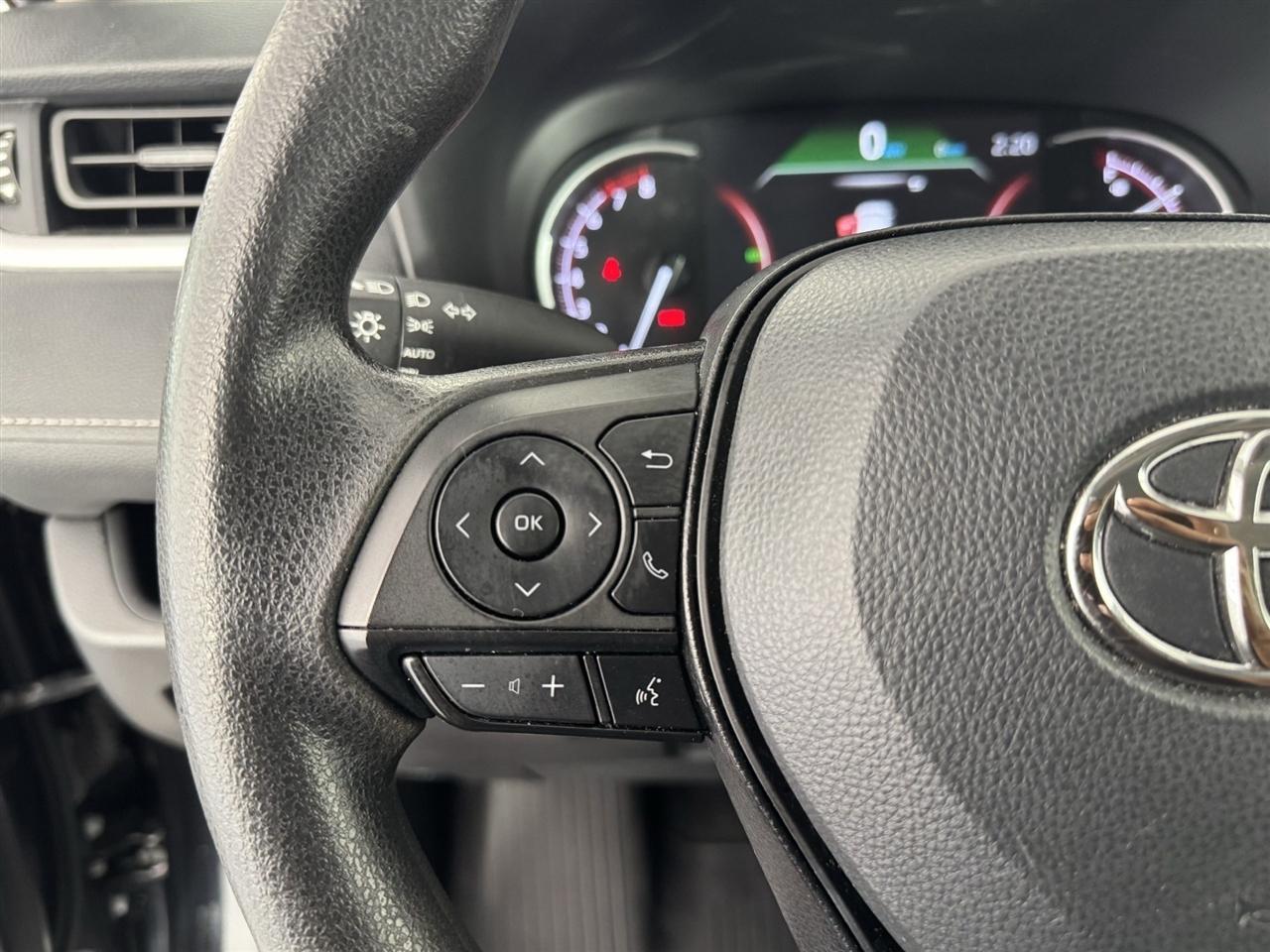 Toyota RAV4 XLE 2025