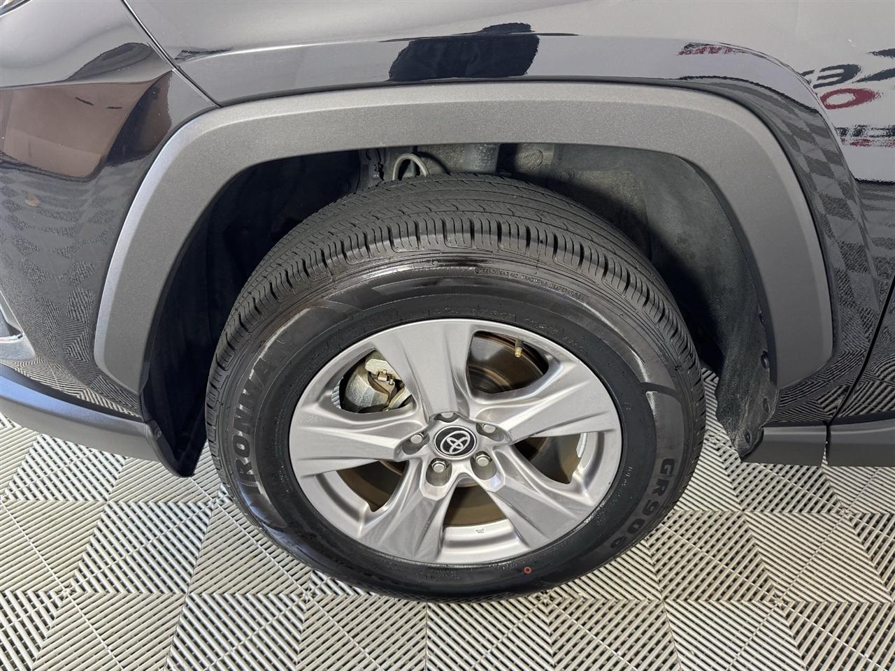 Toyota RAV4 XLE 2025