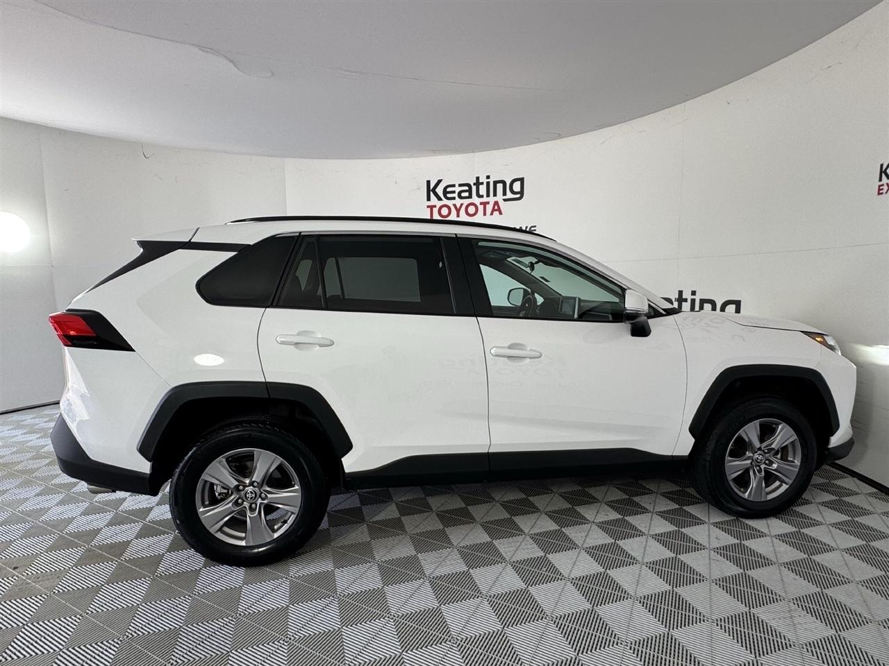 Toyota RAV4 XLE 2025