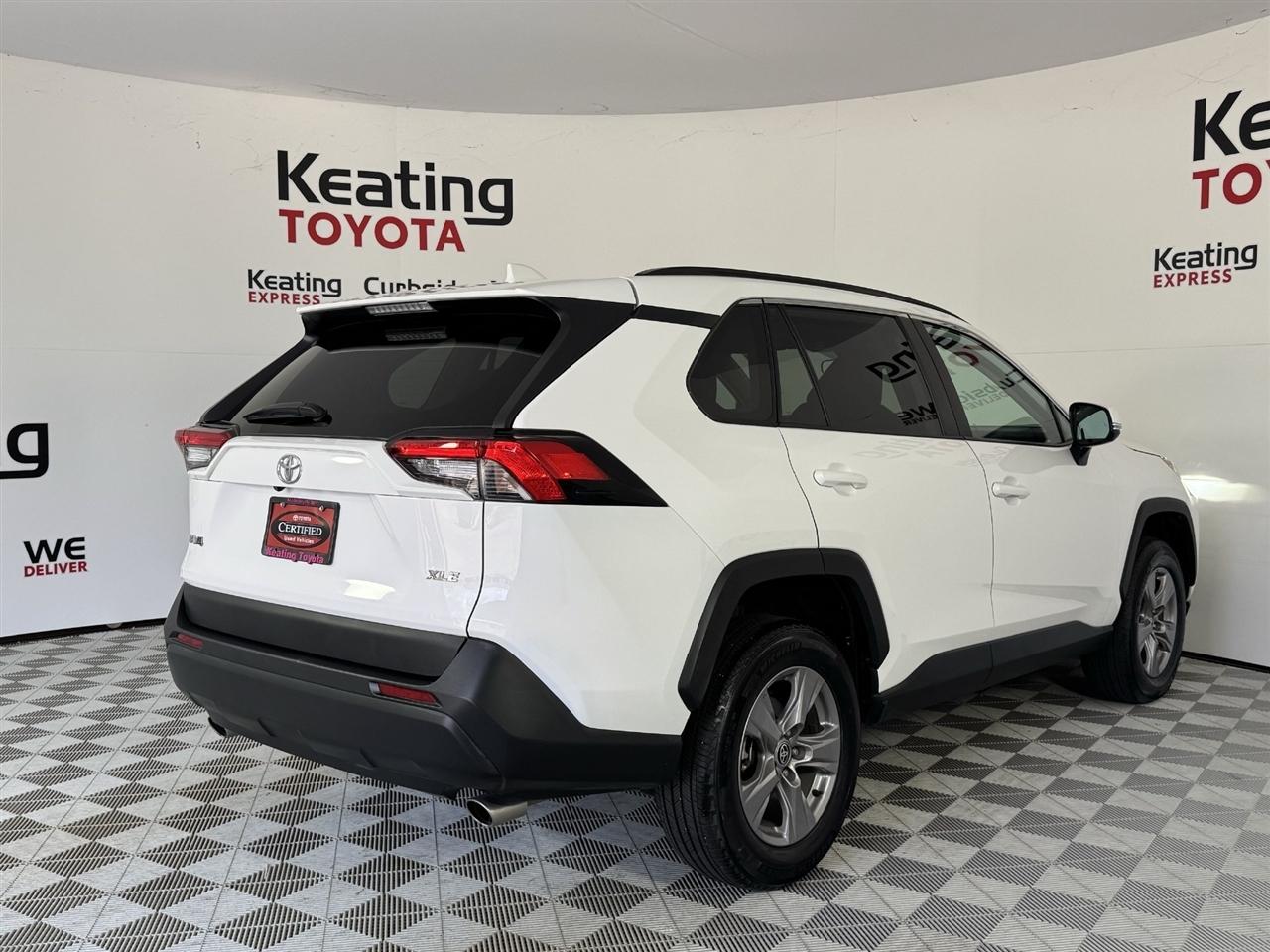 Toyota RAV4 XLE 2025