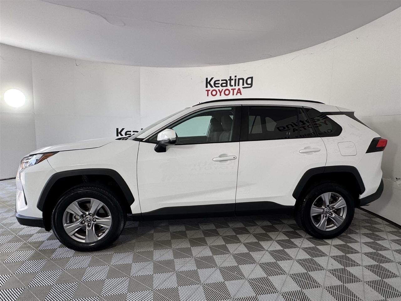 Toyota RAV4 XLE 2025