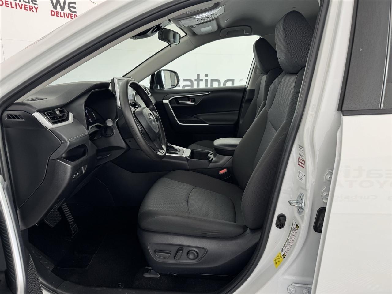 Toyota RAV4 XLE 2025