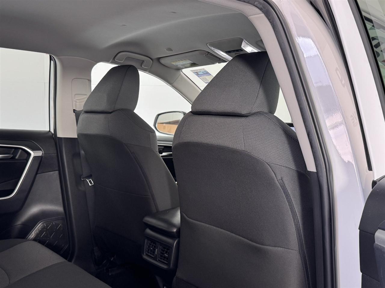 Toyota RAV4 XLE 2025