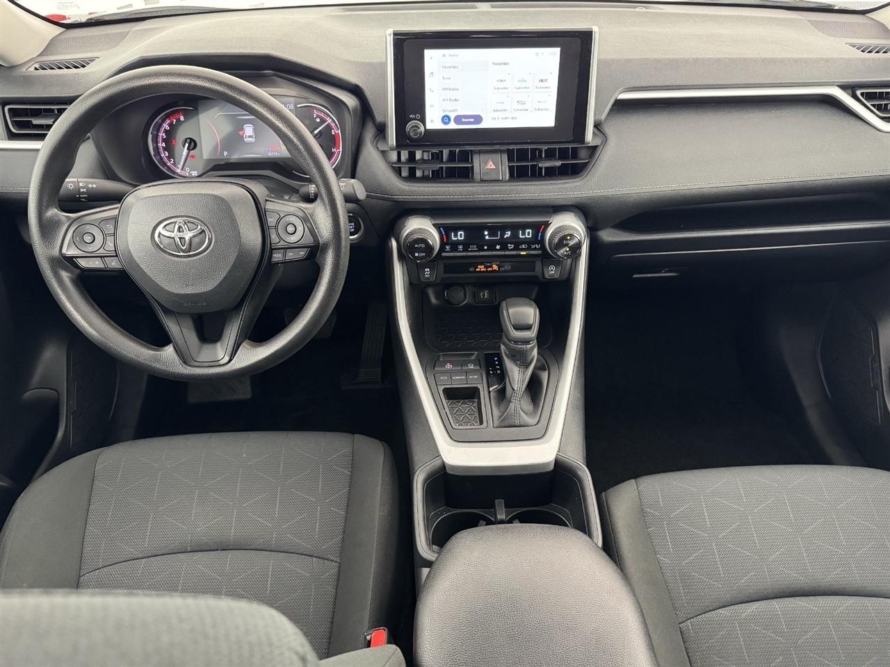 Toyota RAV4 XLE 2025