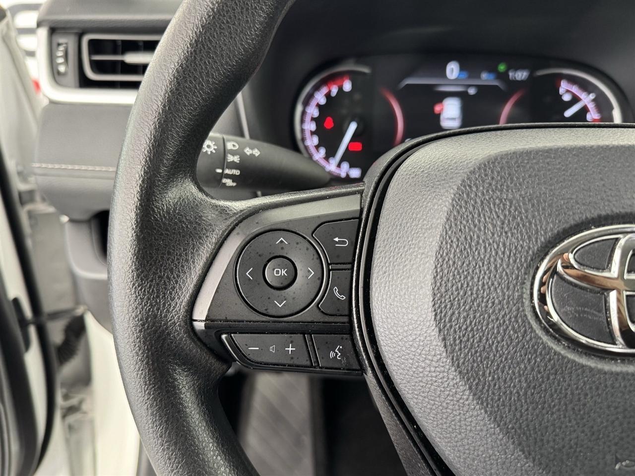 Toyota RAV4 XLE 2025