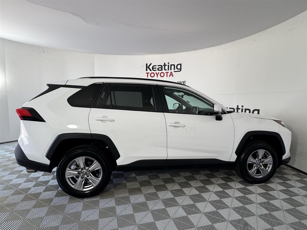 Toyota RAV4 XLE 2025