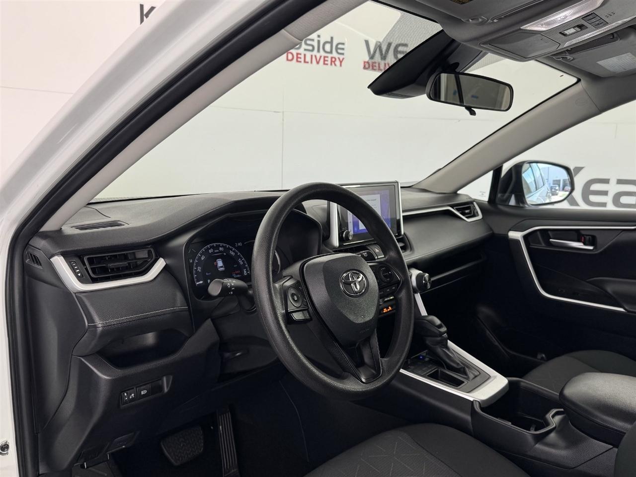 Toyota RAV4 XLE 2025