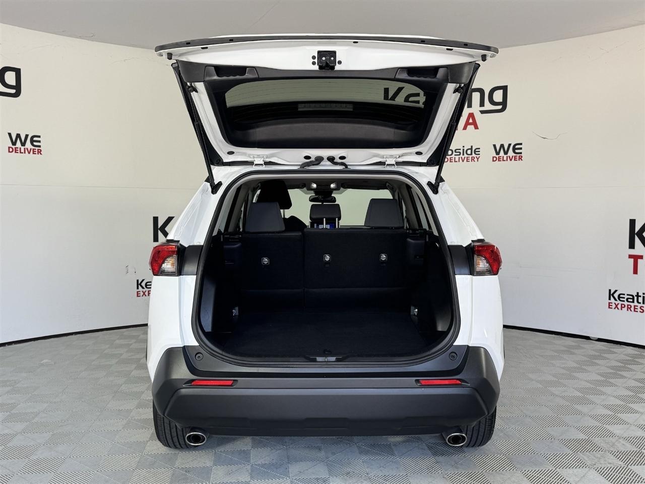 Toyota RAV4 XLE 2025