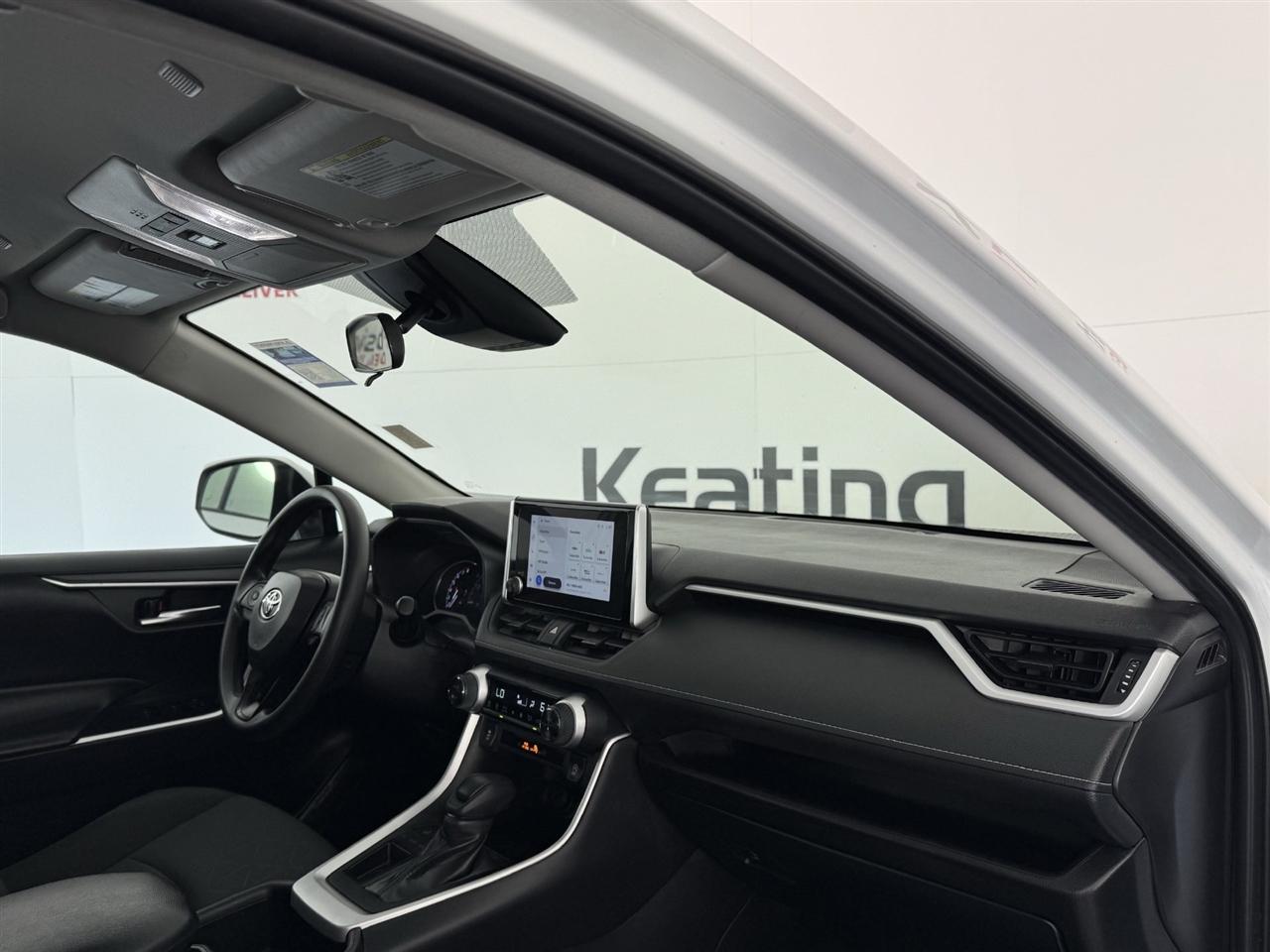 Toyota RAV4 XLE 2025