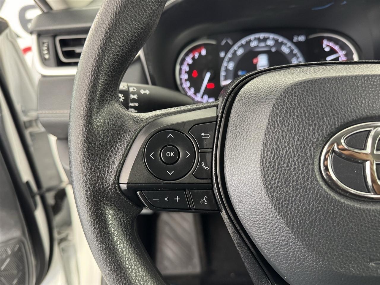 Toyota RAV4 XLE 2025