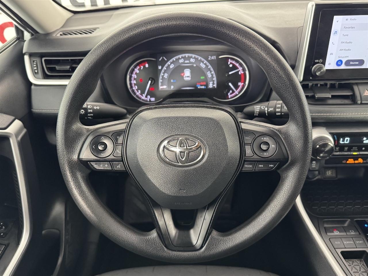 Toyota RAV4 XLE 2025
