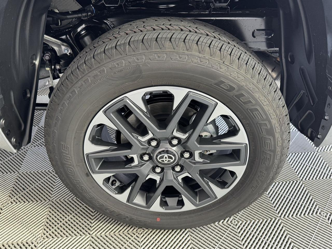 Toyota Tundra Limited CrewMax 4WD 2026