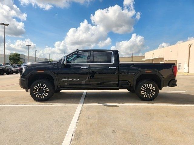 GMC Sierra 2500HD Denali Ultimate Crew Cab 4WD 2025
