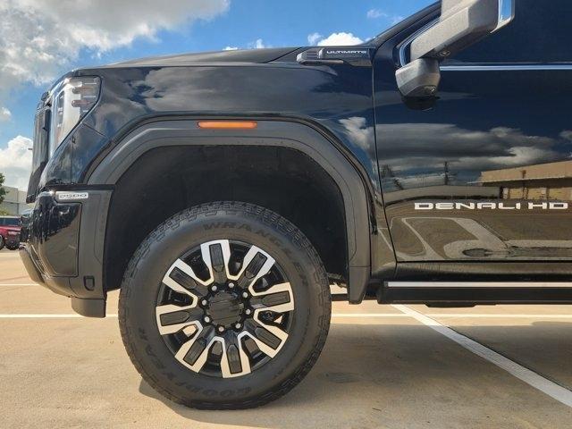 GMC Sierra 2500HD Denali Ultimate Crew Cab 4WD 2025