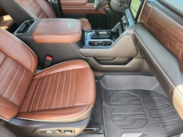 GMC Sierra 2500HD Denali Ultimate Crew Cab 4WD 2025