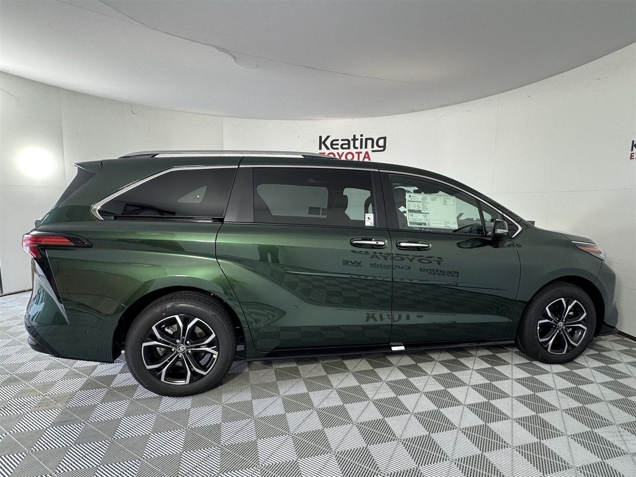 Toyota Sienna Platinum 7-Passenger AWD 2026