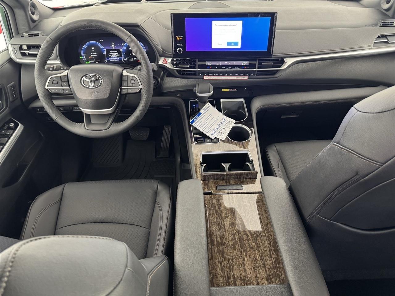 Toyota Sienna Platinum 7-Passenger AWD 2026