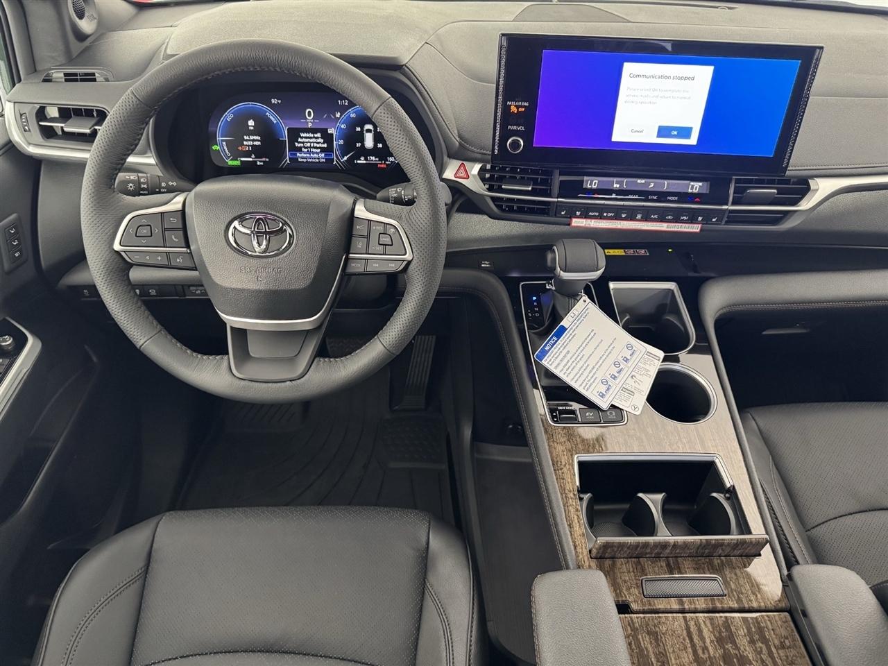 Toyota Sienna Platinum 7-Passenger AWD 2026