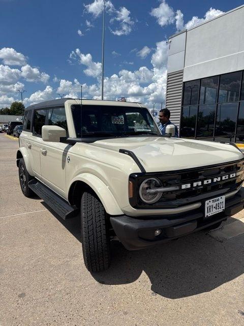 Ford Bronco Outer Banks 4-Door 2025
