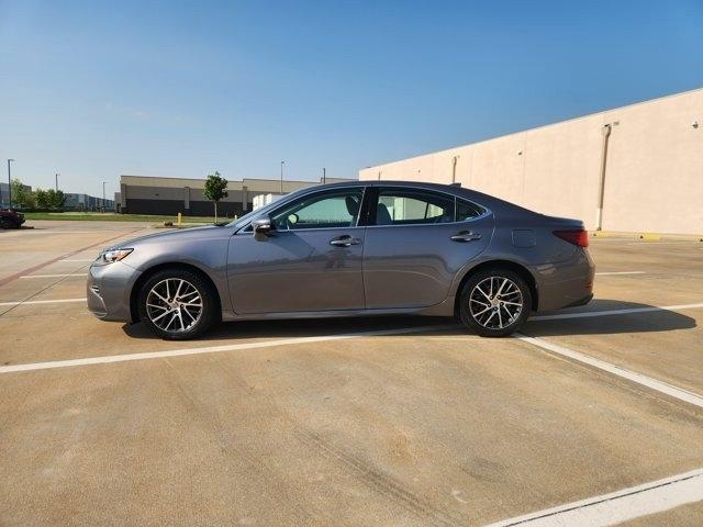 Lexus ES 350 Sedan 2016