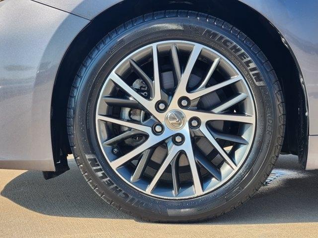 Lexus ES 350 Sedan 2016