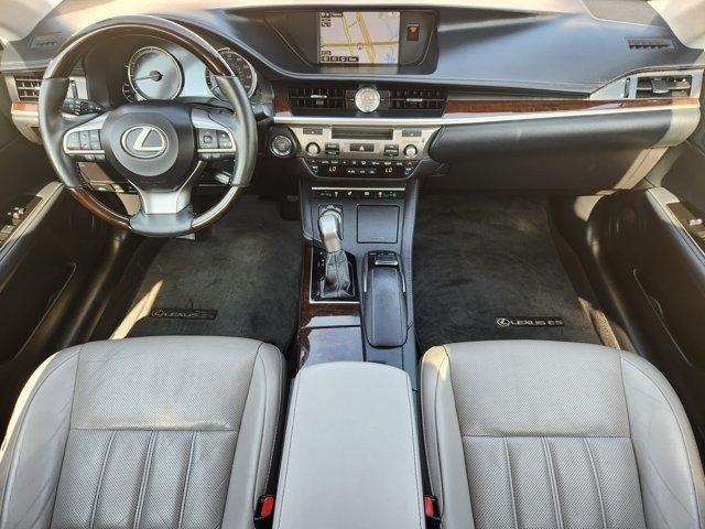Lexus ES 350 Sedan 2016