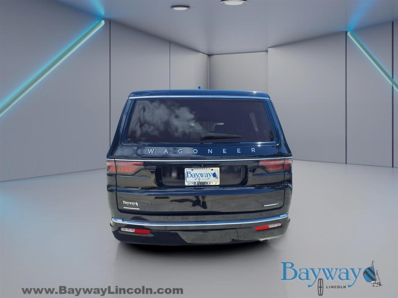Jeep Wagoneer Series III 4WD 2023