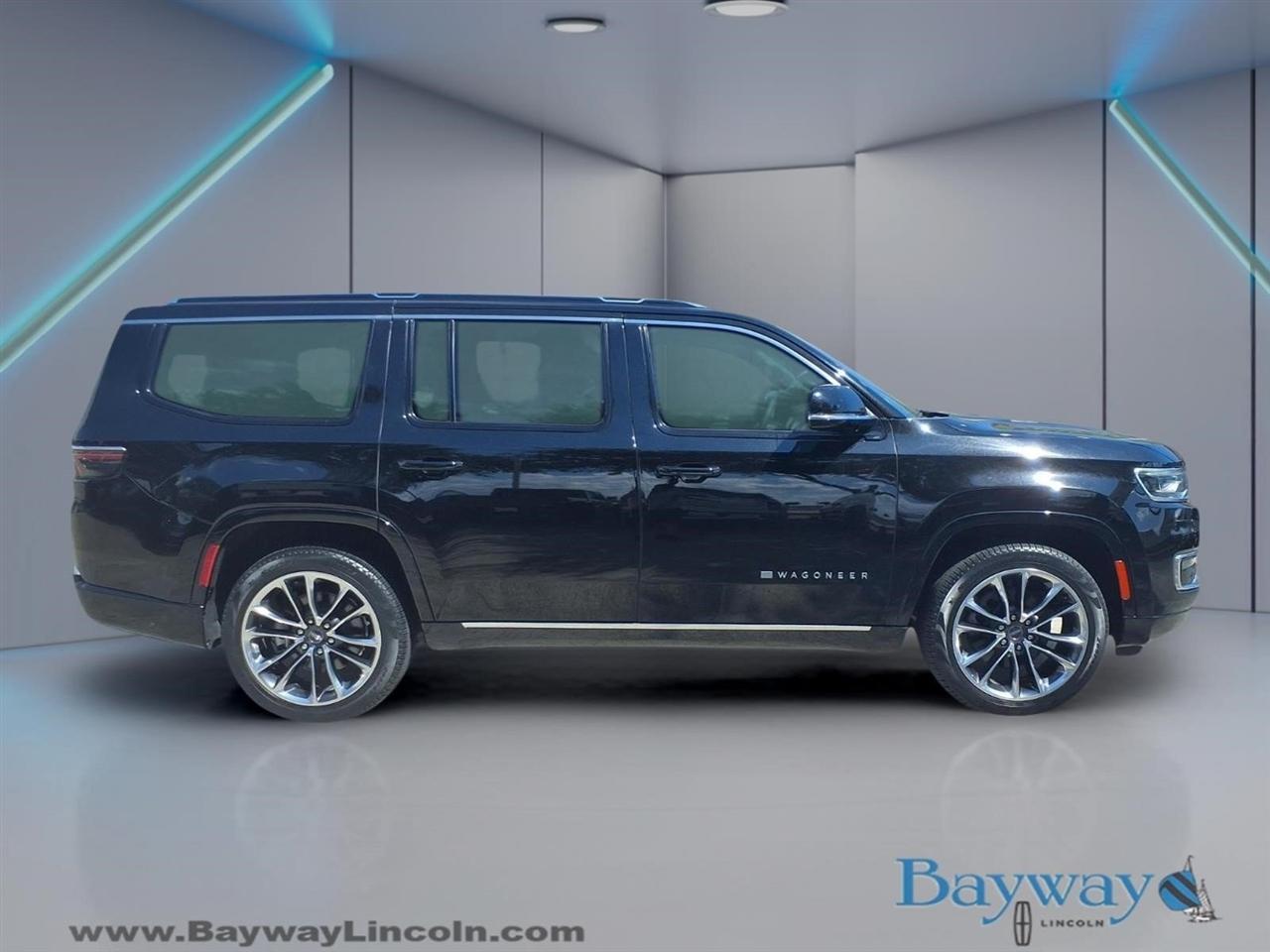 Jeep Wagoneer Series III 4WD 2023