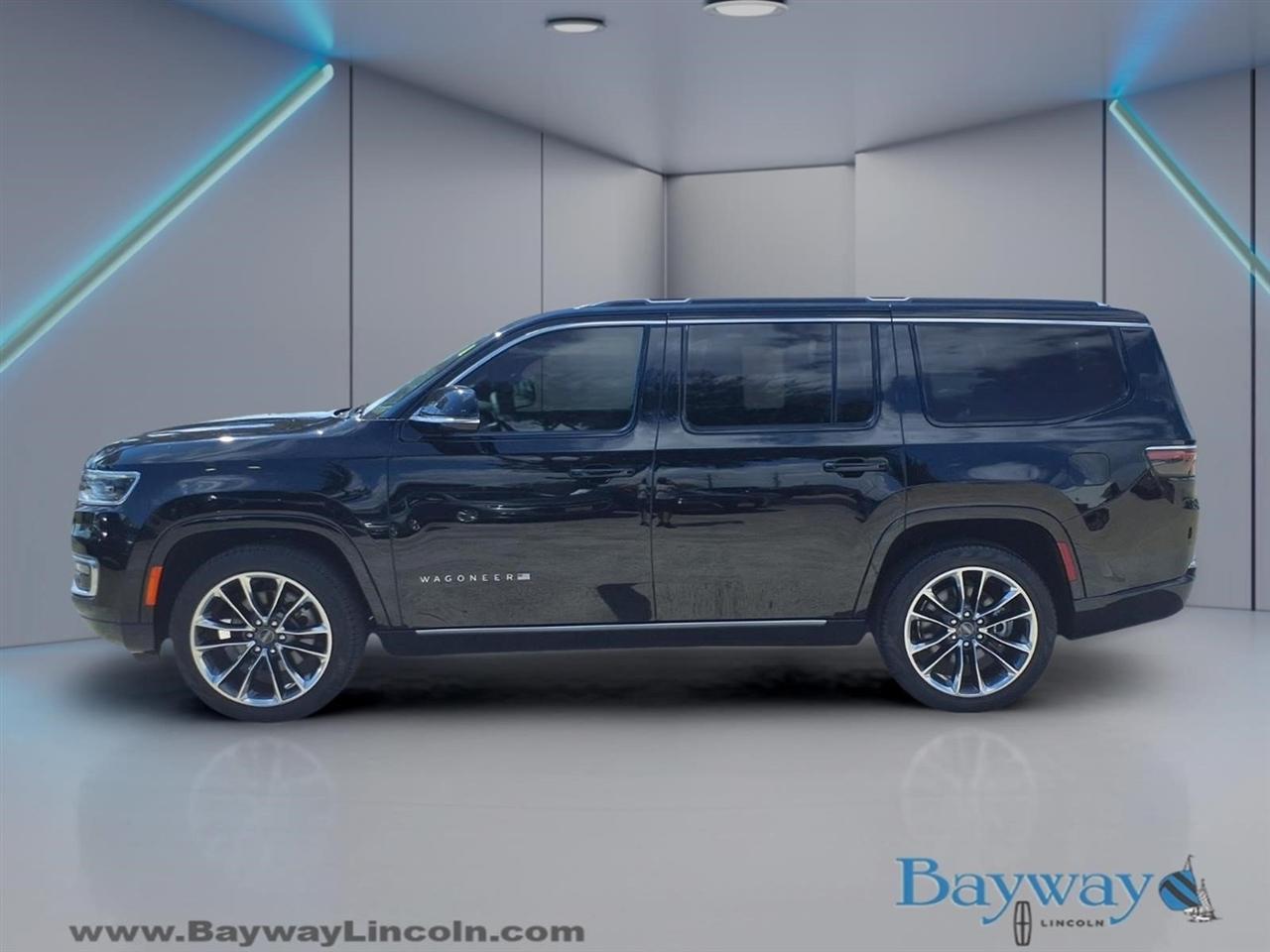 Jeep Wagoneer Series III 4WD 2023