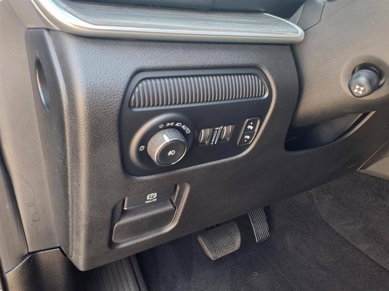 Jeep Wagoneer Series III 4WD 2023