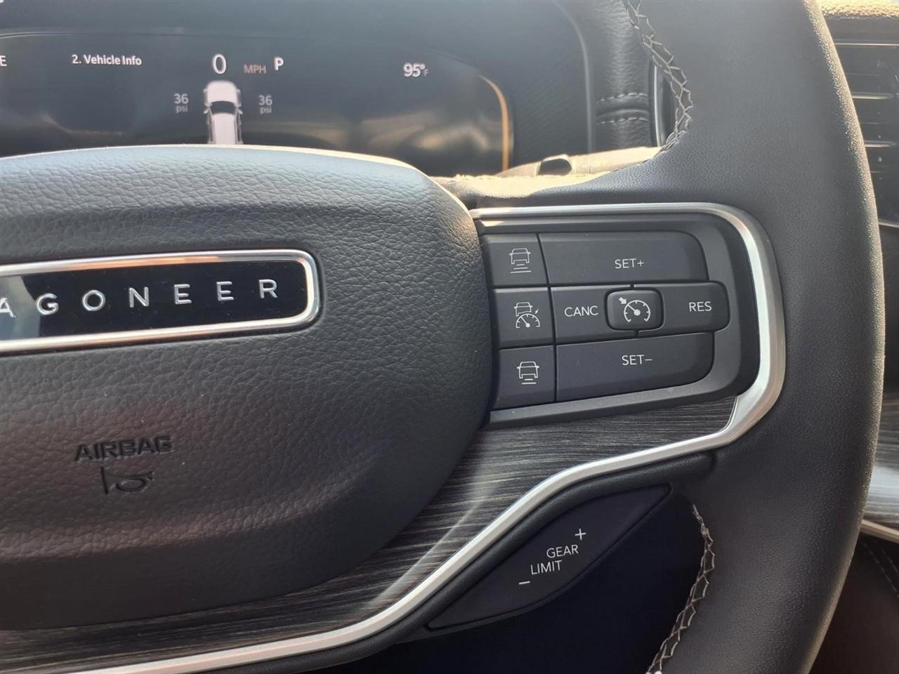 Jeep Wagoneer Series III 4WD 2023