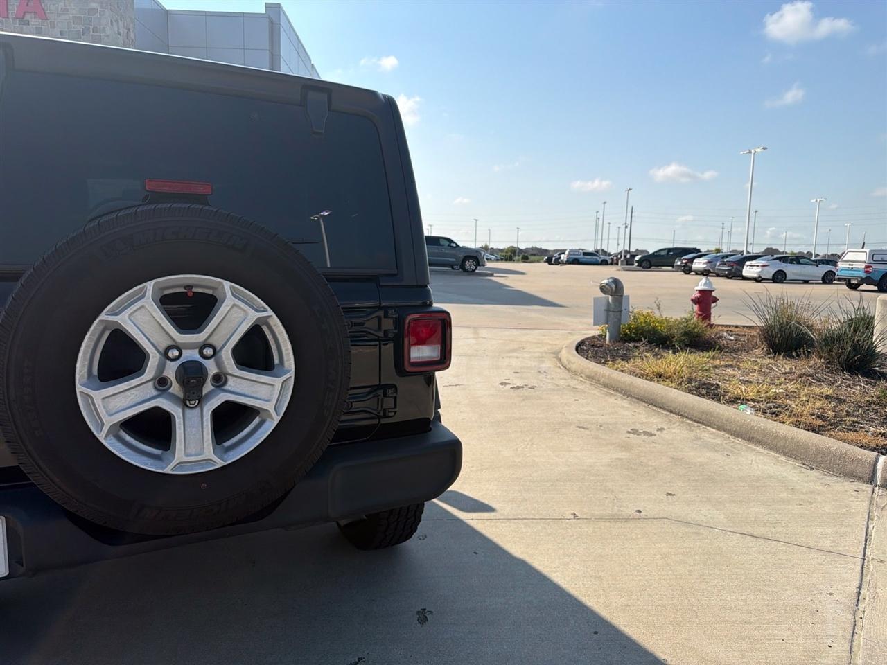 Jeep Wrangler Unlimited Sport 2021